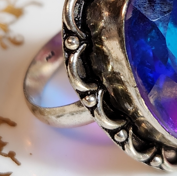 Sz-8 3/4, Handcrafted, Blue And Pink, Oval- Shaped, Faceted Bi-Colored Ring. - Picture 5 of 6